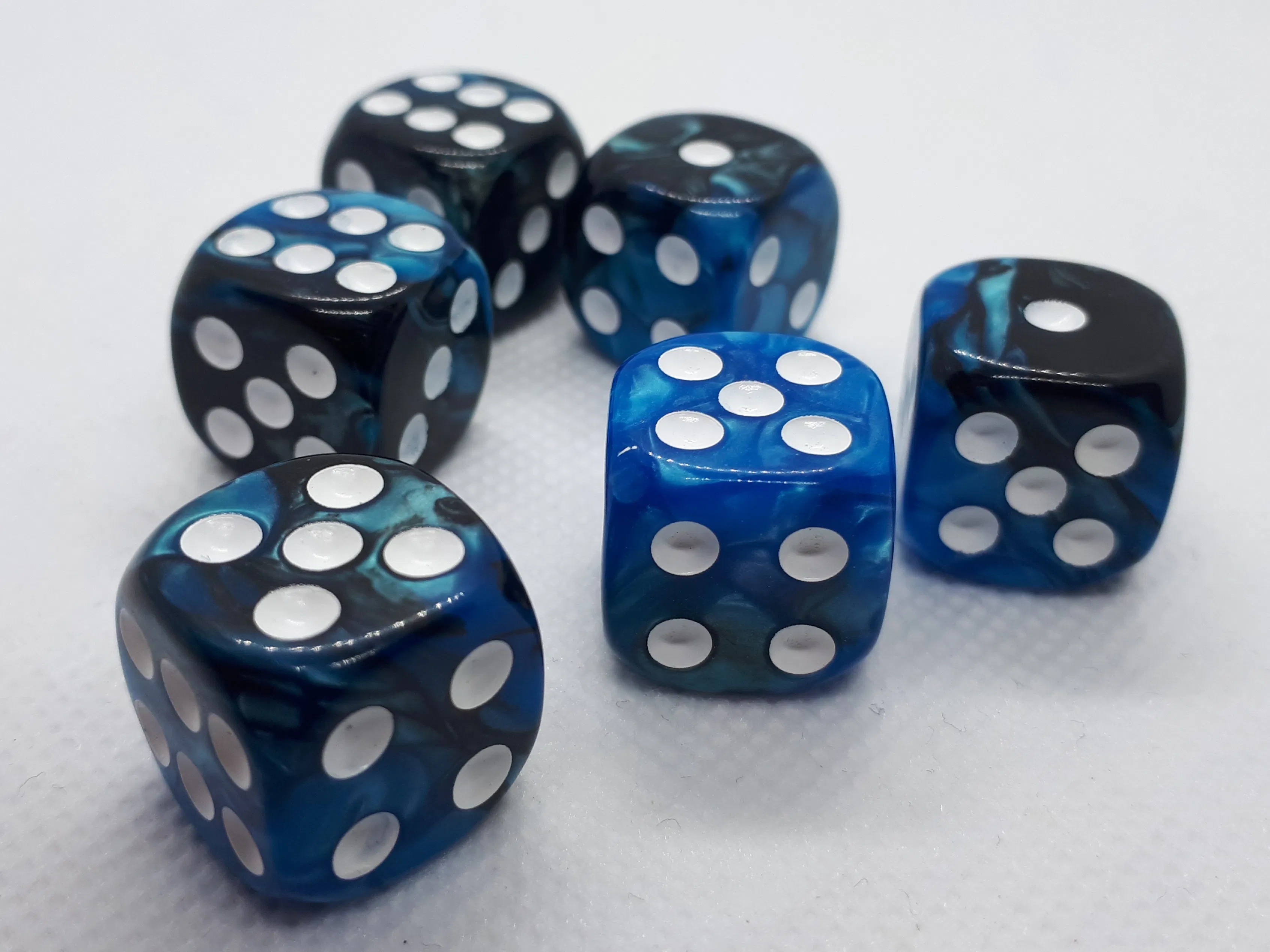 Dice4Friends Würfelset D6 Two Toned: Blue/Black+White (12)